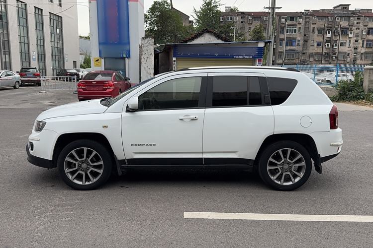 Used Jeep Compass 2014 Revised Version 2.0L Two-Wheel Drive Elite Edition Exterior 5