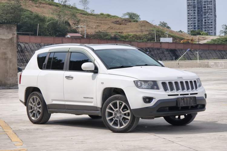 Used Jeep Compass 2014 2.4L four-wheel drive luxury version Exterior 6