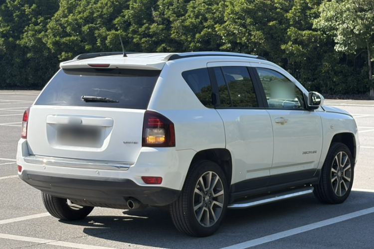 Used Jeep Compass 2014 Revised Version 2.4L Four-Wheel Drive Luxury Edition Exterior 6