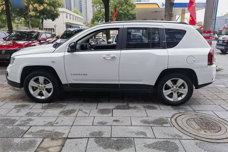 Used Jeep Compass 2014 Revised Version 2.0L Two-Wheel Drive Entry-Level Edition Exterior 6