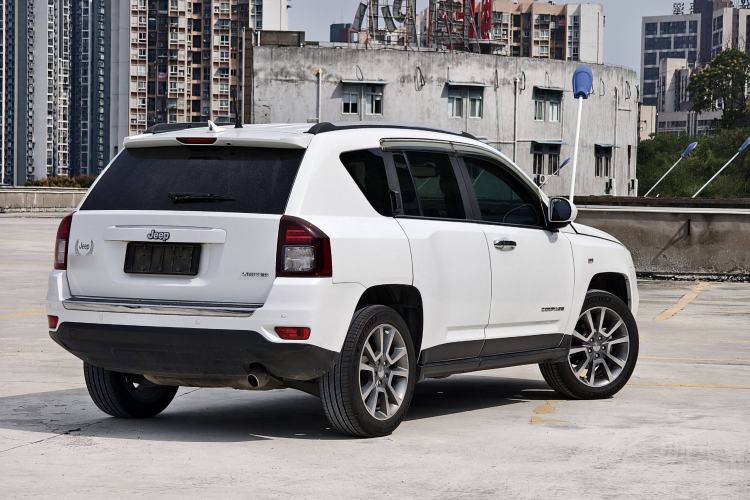 Used Jeep Compass 2014 2.4L four-wheel drive luxury version Exterior 9