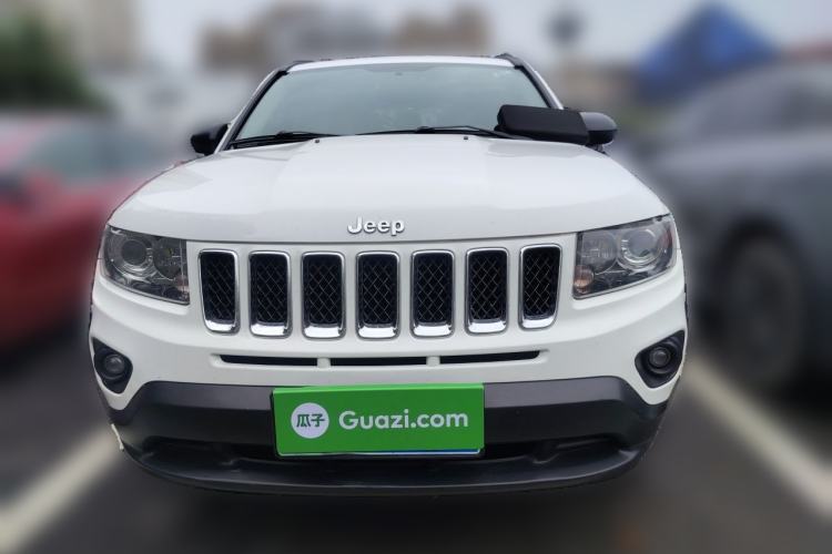 Used Jeep Compass 2014 2.4L four-wheel drive sport version Front
