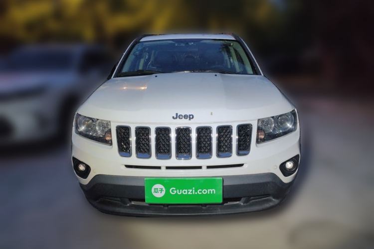 Used Jeep Compass 2014 2.0L two-wheel drive sport version Front