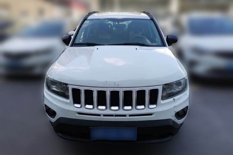 Used Jeep Compass 2014 2.0L two-wheel drive sport version Front