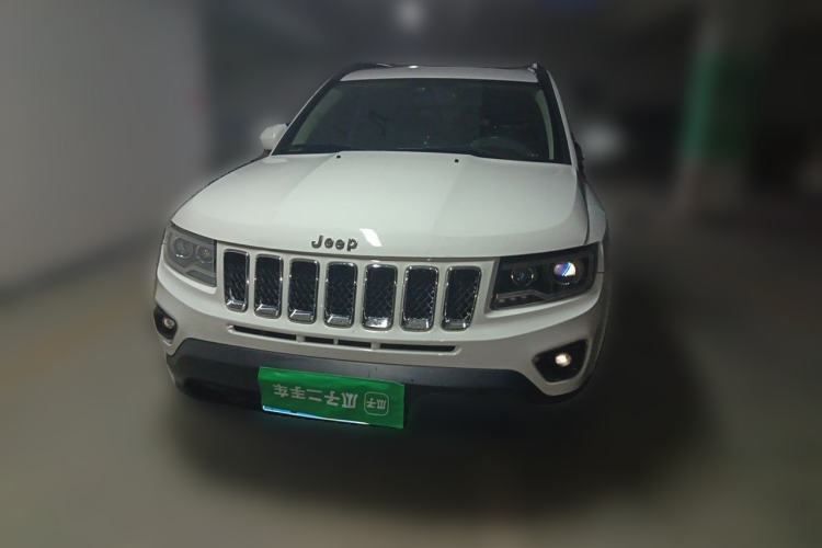 Used Jeep Compass 2014 2.4L four-wheel drive sport version Front