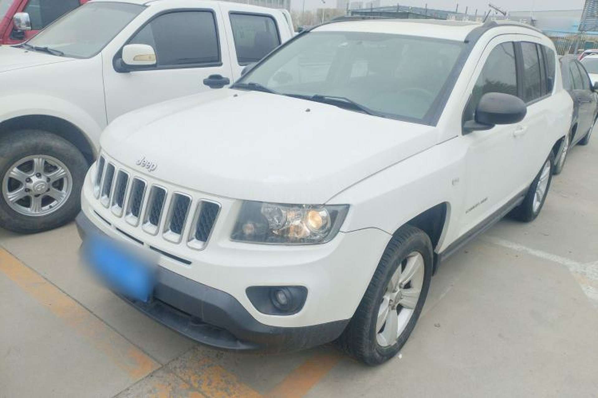 Used Jeep Compass 2014 Revised Version 2.0L Two-Wheel Drive Entry-Level Edition Front Left 45 Deg