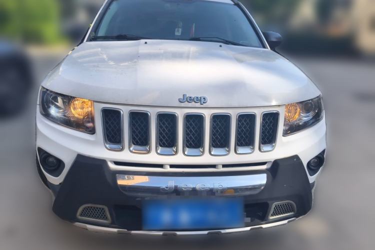 Used Jeep Compass 2014 2.0L two-wheel drive sport version Front