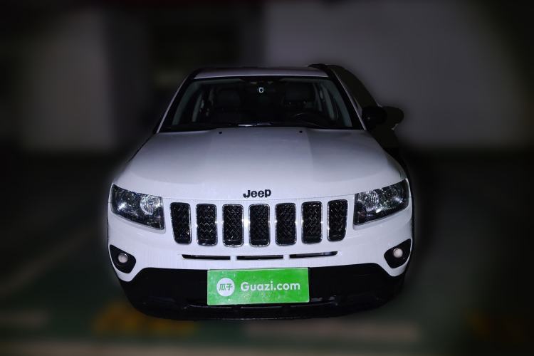 Used Jeep Compass 2014 2.4L four-wheel drive sport version Front