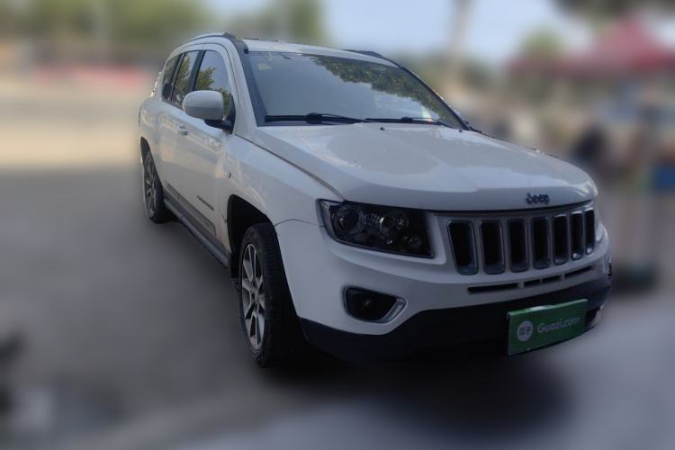 Used Jeep Compass 2014 Revised Version 2.0L Two-Wheel Drive Elite Edition Front Right 45 Deg