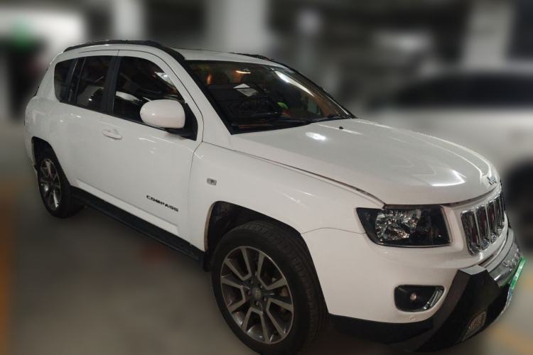 Used Jeep Compass 2014 Revised Version 2.0L Two-Wheel Drive Elite Edition Front Right 45 Deg