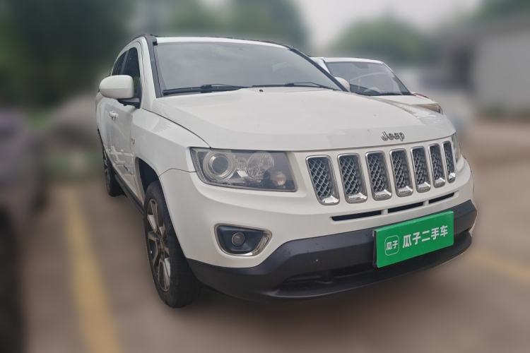 Used Jeep Compass 2014 Revised Version 2.0L Two-Wheel Drive Elite Edition Front Right 45 Deg