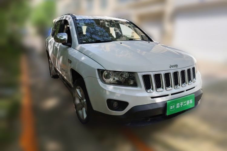 Used Jeep Compass 2014 Revised Version 2.0L Two-Wheel Drive Entry-Level Edition Front Right 45 Deg
