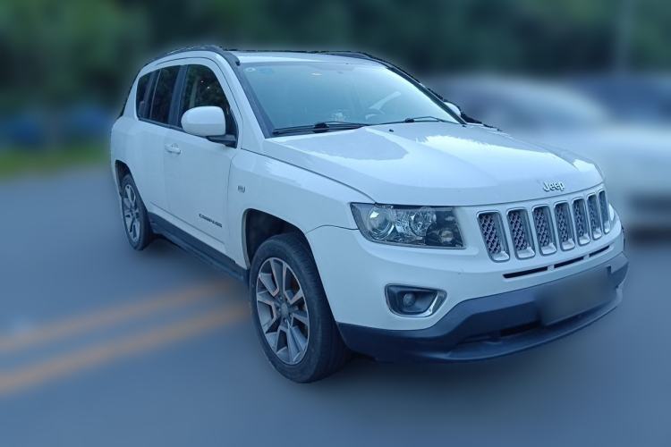 Used Jeep Compass 2014 2.4L four-wheel drive luxury navigation version Front Right 45 Deg