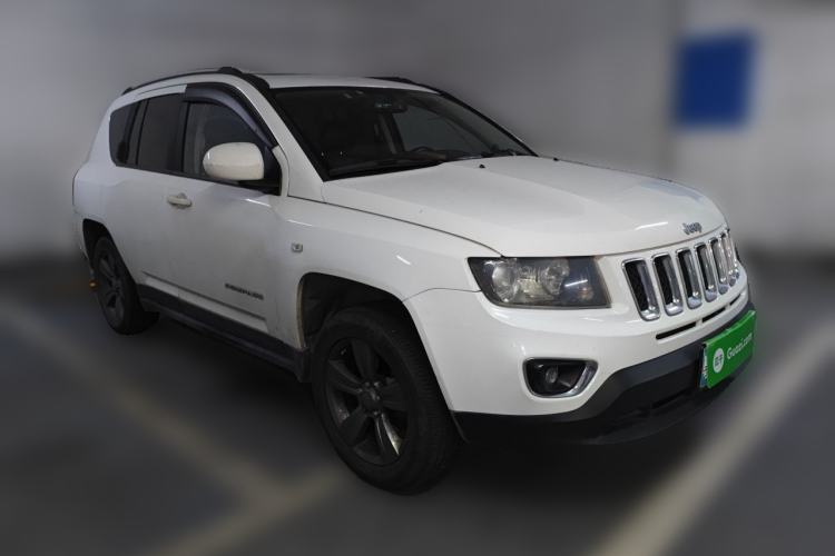 Used Jeep Compass 2014 Revised Version 2.4L Four-Wheel Drive Comfort Edition Front Right 45 Deg