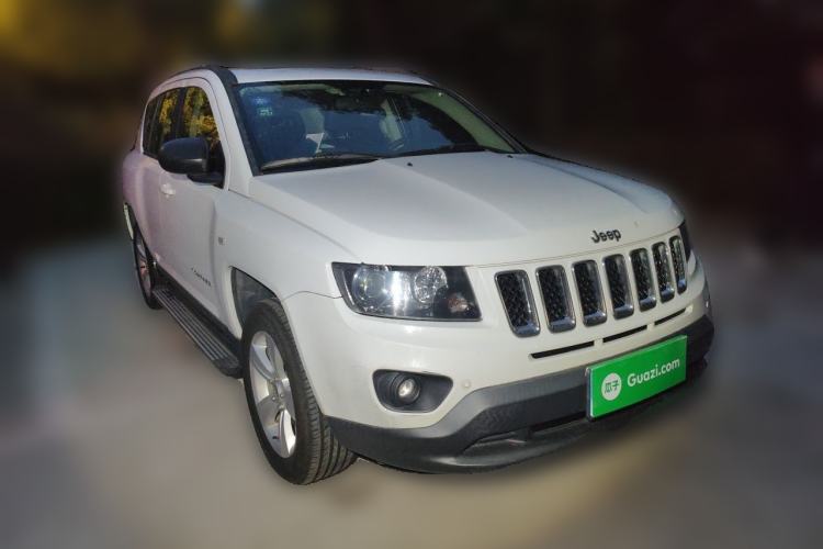 Used Jeep Compass 2014 2.0L two-wheel drive sport version Front Right 45 Deg