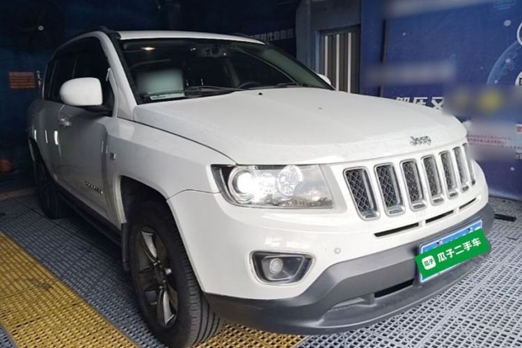 Used Jeep Compass 2014 Revised Version 2.4L Four-Wheel Drive Comfort Edition Front Right 45 Deg