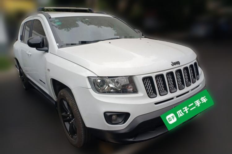 Used Jeep Compass 2014 2.4L Four-Wheel Drive Serpentine Collection Edition Front Right 45 Deg