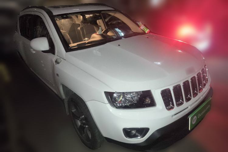Used Jeep Compass 2014 Revised Version 2.4L Four-Wheel Drive Comfort Edition Front Right 45 Deg