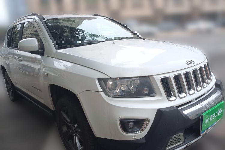 Used Jeep Compass 2014 Revised Version 2.4L Four-Wheel Drive Comfort Edition Front Right 45 Deg
