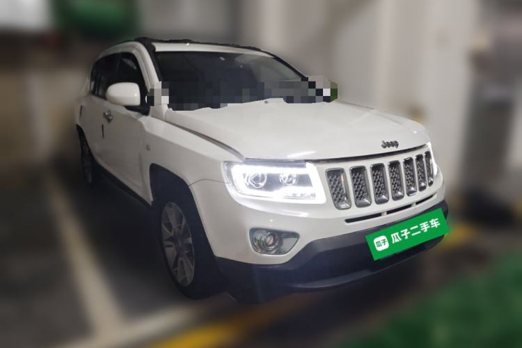 Used Jeep Compass 2014 Revised Version 2.4L Four-Wheel Drive Luxury Edition Front Right 45 Deg
