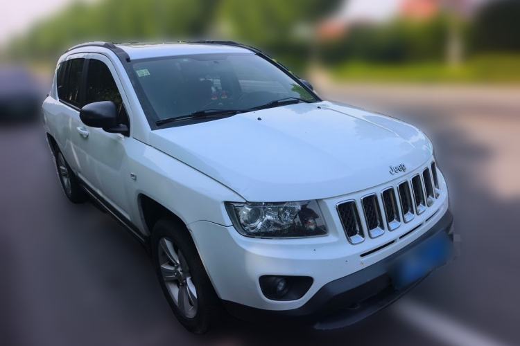 Used Jeep Compass 2014 2.0L two-wheel drive urban version Front Right 45 Deg