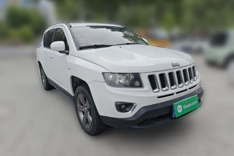 Used Jeep Compass 2014 Revised Version 2.4L Four-Wheel Drive Comfort Edition Front Right 45 Deg