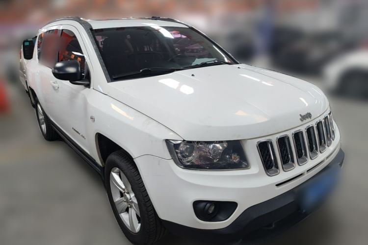 Used Jeep Compass 2014 Revised Version 2.0L Two-Wheel Drive Entry-Level Edition Front Right 45 Deg