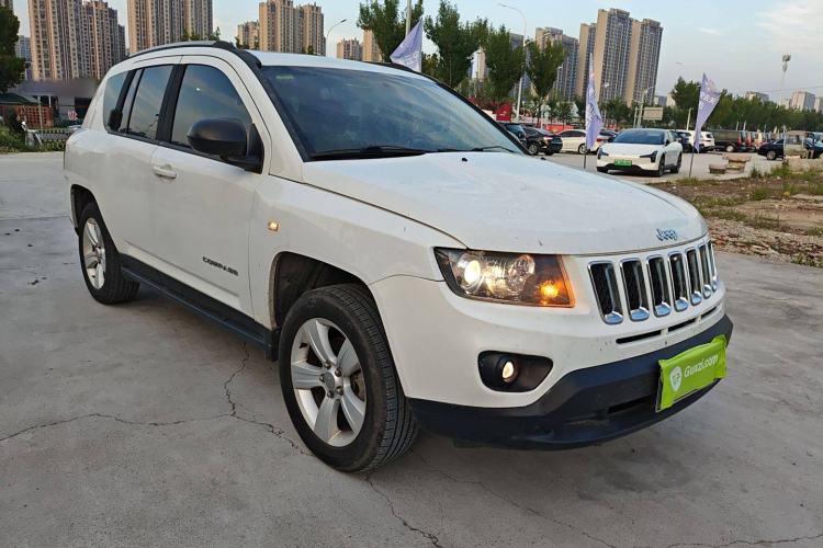 Used Jeep Compass 2014 Revised Version 2.0L Two-Wheel Drive Entry-Level Edition Front Right 45 Deg