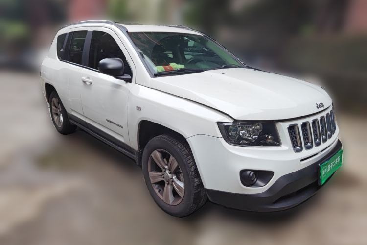 Used Jeep Compass 2014 Revised Version 2.0L Two-Wheel Drive Entry-Level Edition Front Right 45 Deg