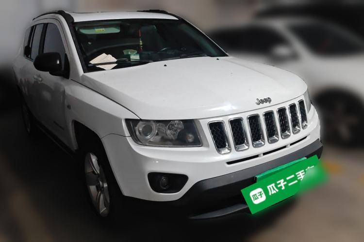Used Jeep Compass 2014 Revised Version 2.0L Two-Wheel Drive Entry-Level Edition Front Right 45 Deg