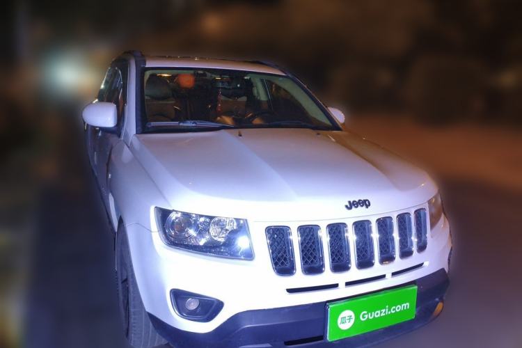 Used Jeep Compass 2014 Revised Version 2.4L Four-Wheel Drive Comfort Edition Front Right 45 Deg