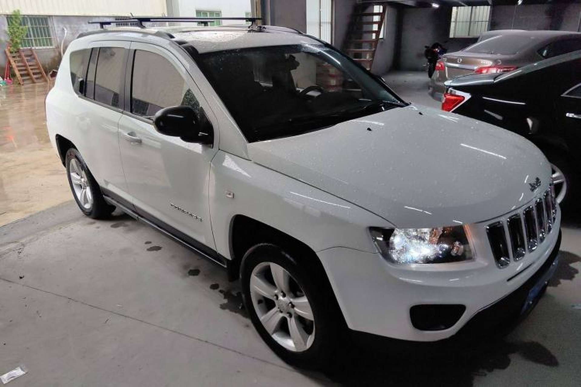 Used Jeep Compass 2014 Revised Version 2.0L Two-Wheel Drive Entry-Level Edition Front Right 45 Deg