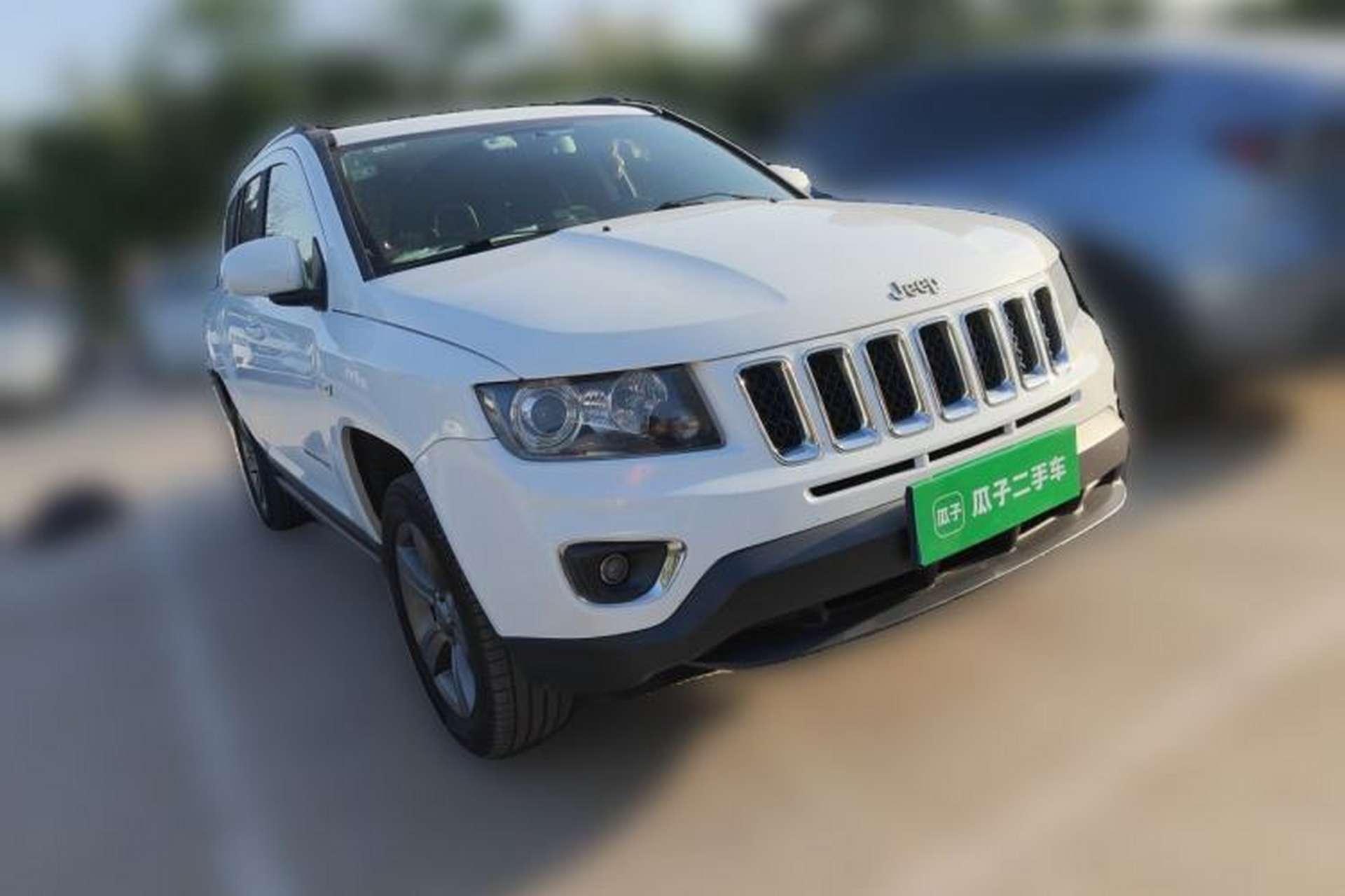 Used Jeep Compass 2014 2.4L Four-Wheel Drive Serpentine Collection Edition Front Right 45 Deg
