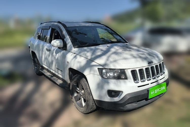 Used Jeep Compass 2014 Revised Version 2.4L Four-Wheel Drive Comfort Edition Front Right 45 Deg