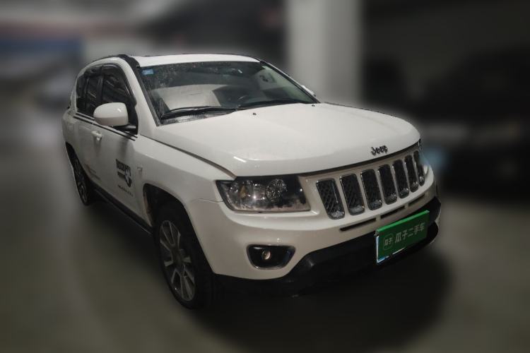 Used Jeep Compass 2014 2.4L four-wheel drive luxury version Front Right 45 Deg