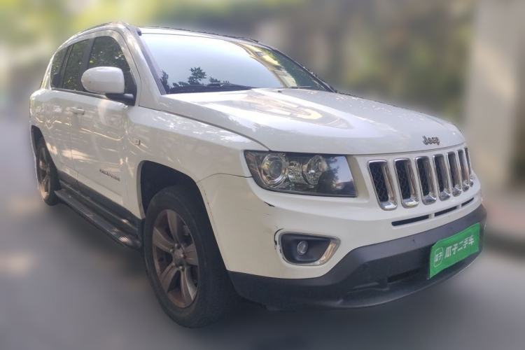 Used Jeep Compass 2014 Revised Version 2.4L Four-Wheel Drive Comfort Edition Front Right 45 Deg