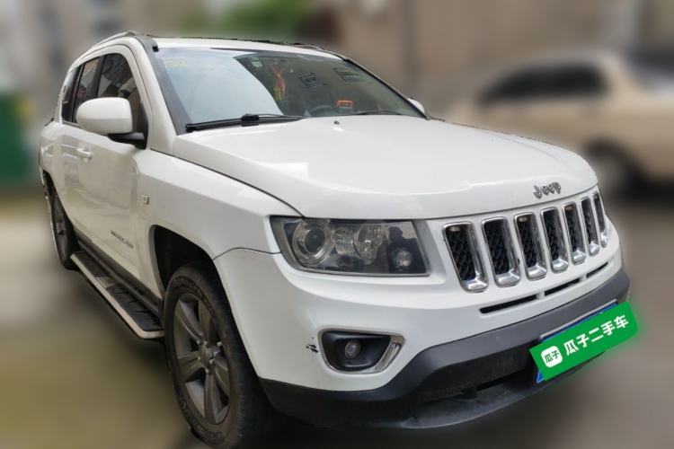 Used Jeep Compass 2014 Revised Version 2.4L Four-Wheel Drive Comfort Edition Front Right 45 Deg