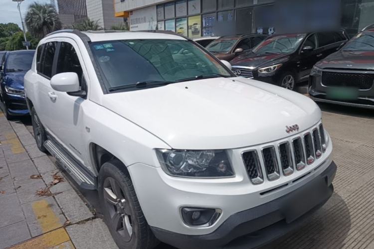 Used Jeep Compass 2014 Revised Version 2.4L Four-Wheel Drive Comfort Edition Front Right 45 Deg