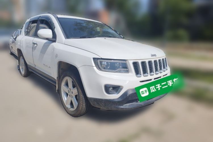 Used Jeep Compass 2014 Revised Version 2.4L Four-Wheel Drive Comfort Edition Front Right 45 Deg