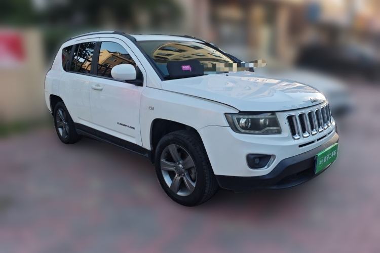 Used Jeep Compass 2014 Revised Version 2.4L Four-Wheel Drive Comfort Edition Front Right 45 Deg