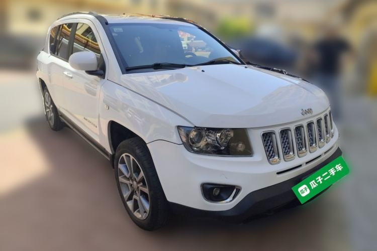 Used Jeep Compass 2014 2.4L four-wheel drive luxury version Front Right 45 Deg