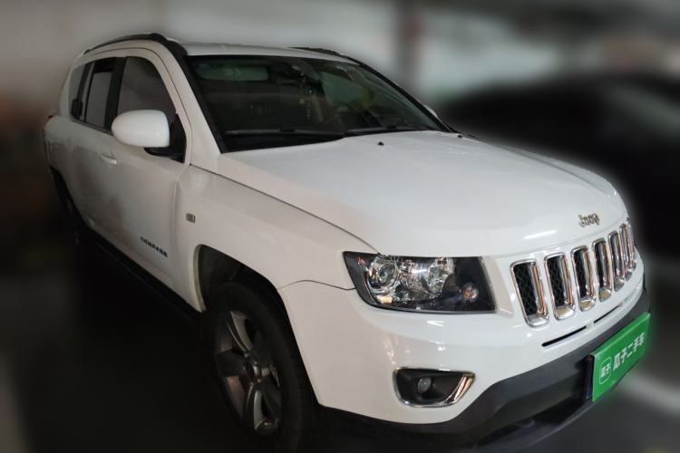 Used Jeep Compass 2014 Revised Version 2.4L Four-Wheel Drive Comfort Edition Front Right 45 Deg