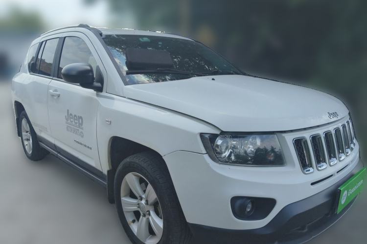 Used Jeep Compass 2014 Revised Version 2.0L Two-Wheel Drive Entry-Level Edition Front Right 45 Deg