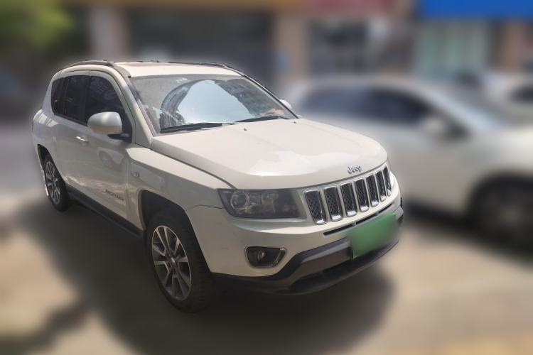 Used Jeep Compass 2014 Revised Version 2.0L Two-Wheel Drive Elite Edition Front Right 45 Deg