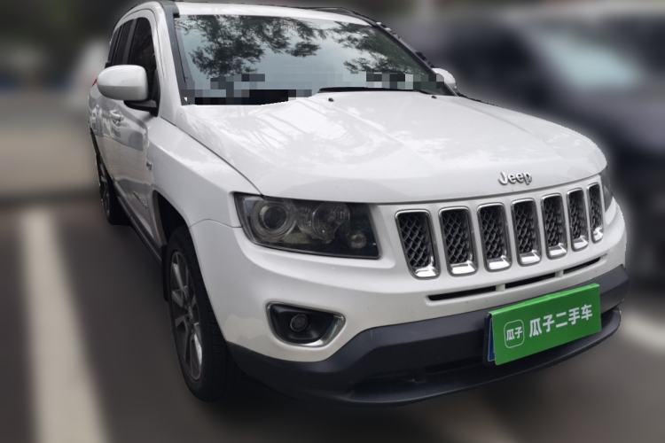 Used Jeep Compass 2014 Revised Version 2.4L Four-Wheel Drive Luxury Edition Front Right 45 Deg