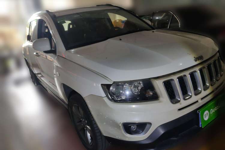 Used Jeep Compass 2014 Revised Version 2.4L Four-Wheel Drive Comfort Edition Front Right 45 Deg