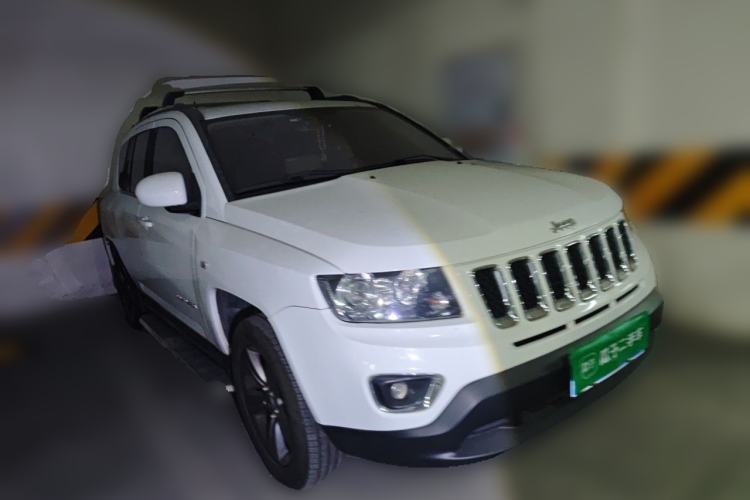 Used Jeep Compass 2014 Revised Version 2.4L Four-Wheel Drive Comfort Edition Front Right 45 Deg