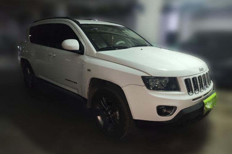 Used Jeep Compass 2014 Revised Version 2.4L Four-Wheel Drive Comfort Edition Front Right 45 Deg