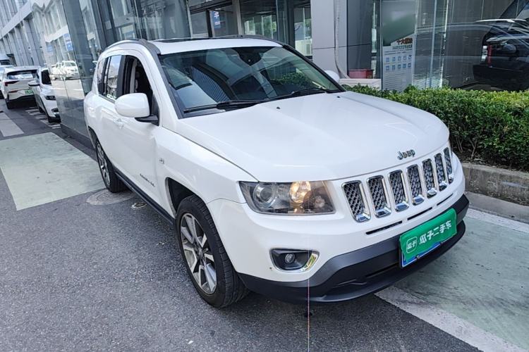 Used Jeep Compass 2014 Revised Version 2.0L Two-Wheel Drive Elite Edition Front Right 45 Deg