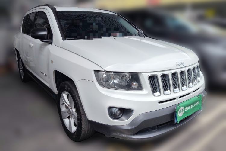 Used Jeep Compass 2014 2.0L two-wheel drive sport version Front Right 45 Deg